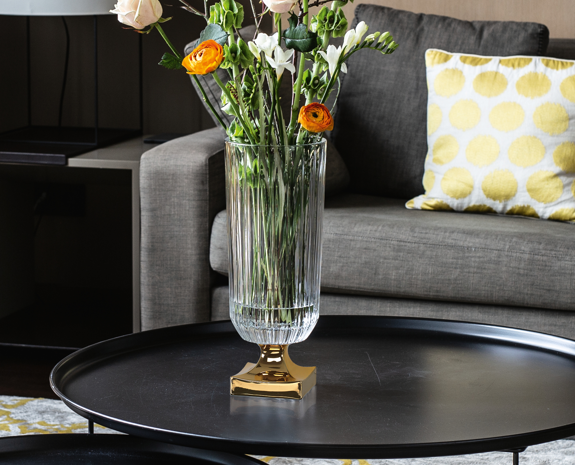 NACHTMANN Minerva Vase mit Fuß – 40cm | 15.9in